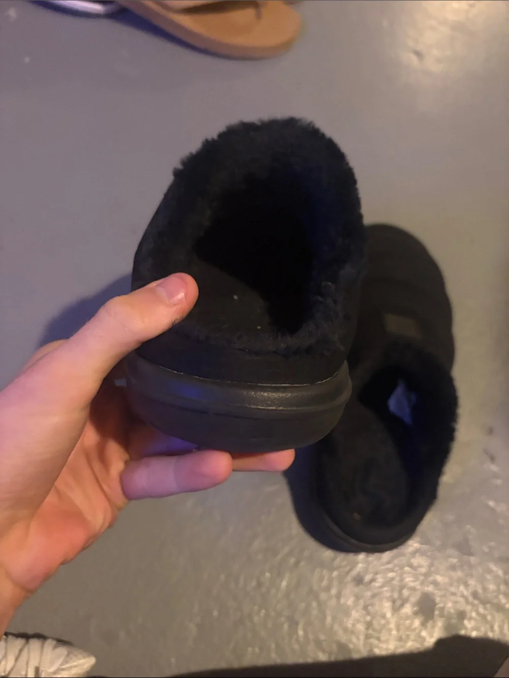 Nike Kids Black Quilted Slip-On Puffer Slippers with Faux Fur Trim